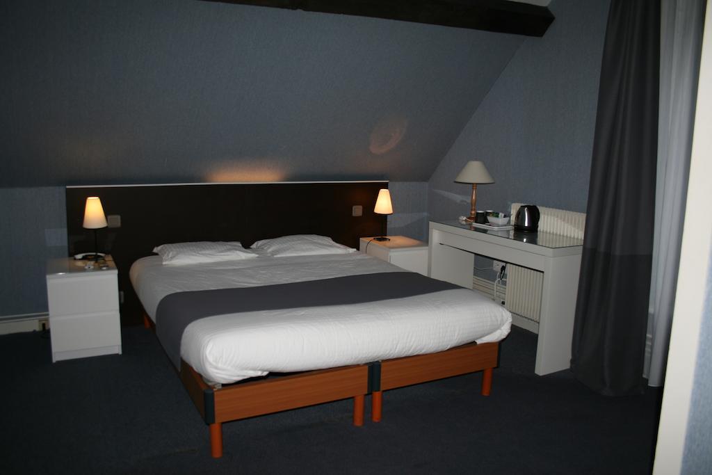 Hotel Le Troncais Saint-Bonnet-Tronçais Zimmer foto