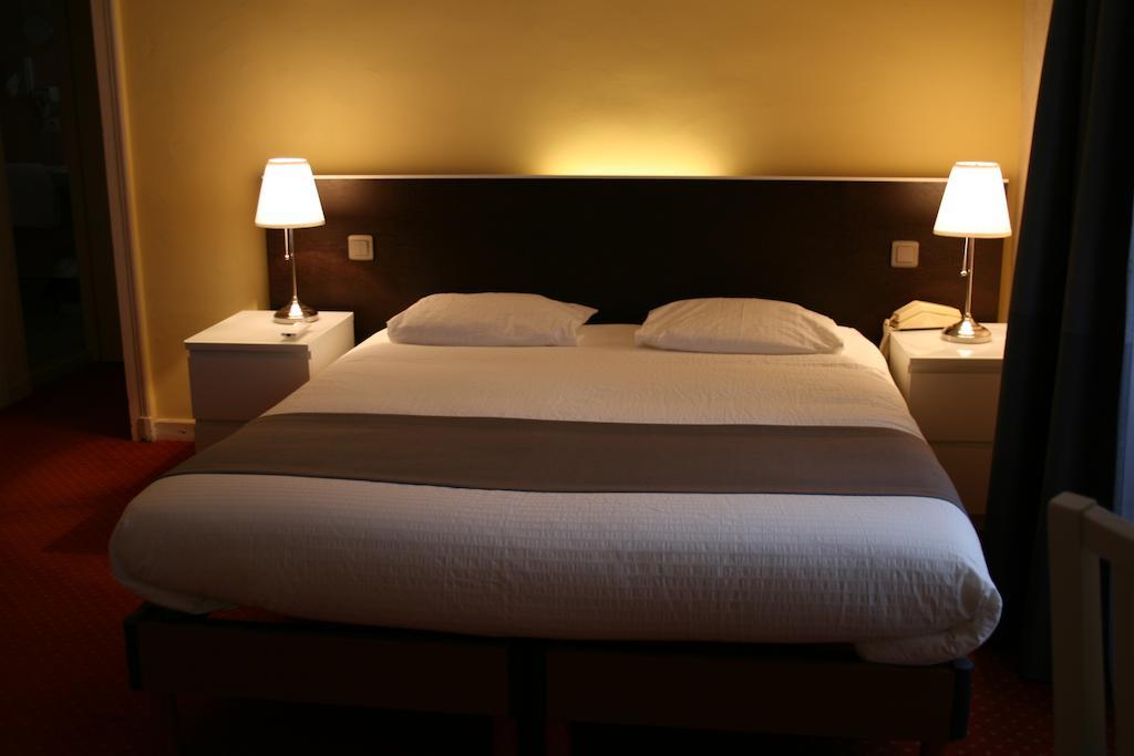 Hotel Le Troncais Saint-Bonnet-Tronçais Zimmer foto