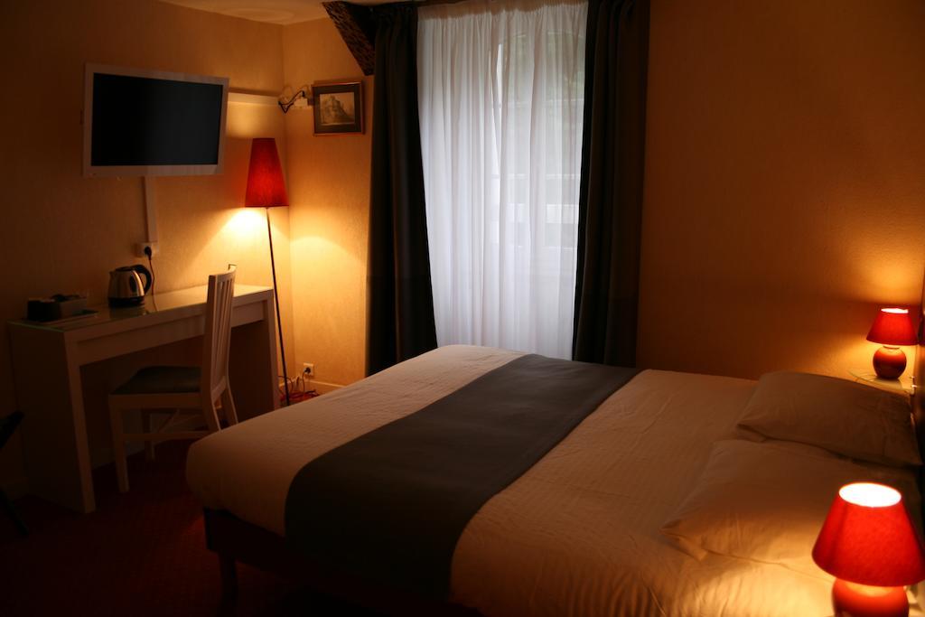 Hotel Le Troncais Saint-Bonnet-Tronçais Zimmer foto